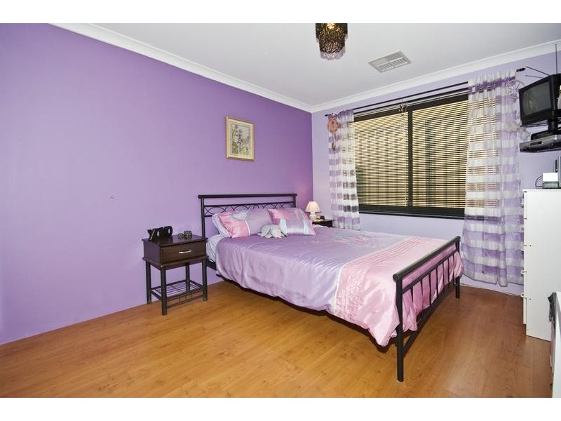 9 Plumwood Avenue, Hammond Park WA 6164