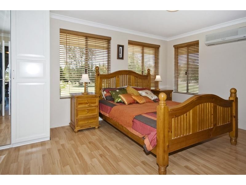 132 Bullock Drive, Oakford WA 6121