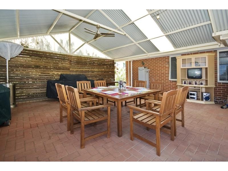 132 Bullock Drive, Oakford WA 6121