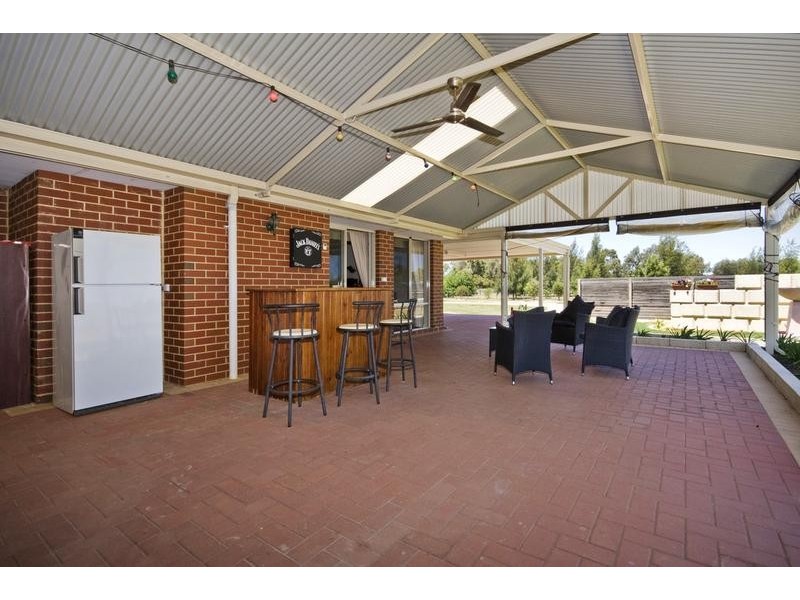 132 Bullock Drive, Oakford WA 6121