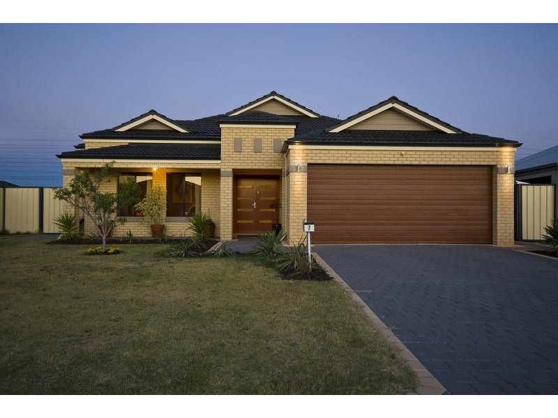 7 Sunflower Road, Success WA 6164