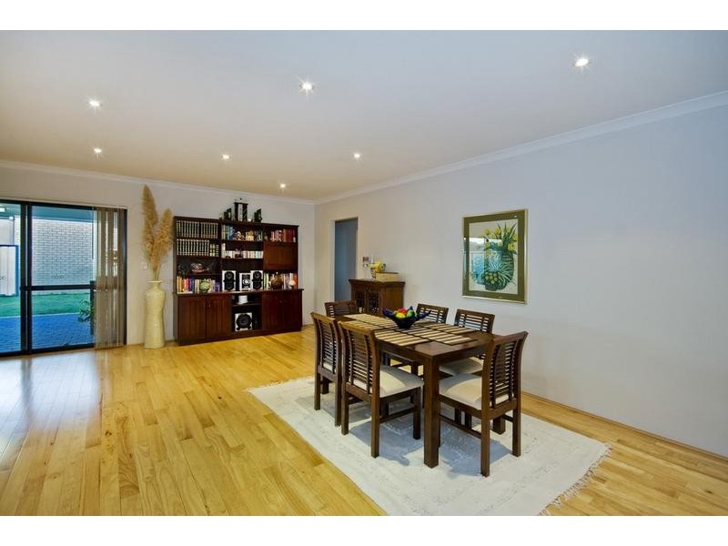 7 Sunflower Road, Success WA 6164