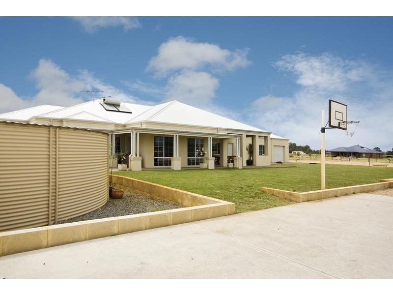 67 Honeymyrtle Loop, Forrestdale WA 6112