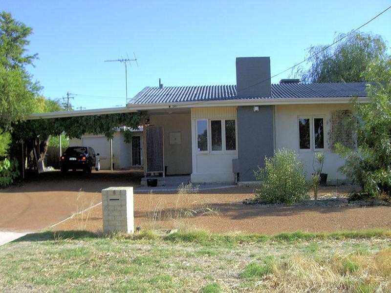 4 Pedersen Street, Cloverdale WA 6105