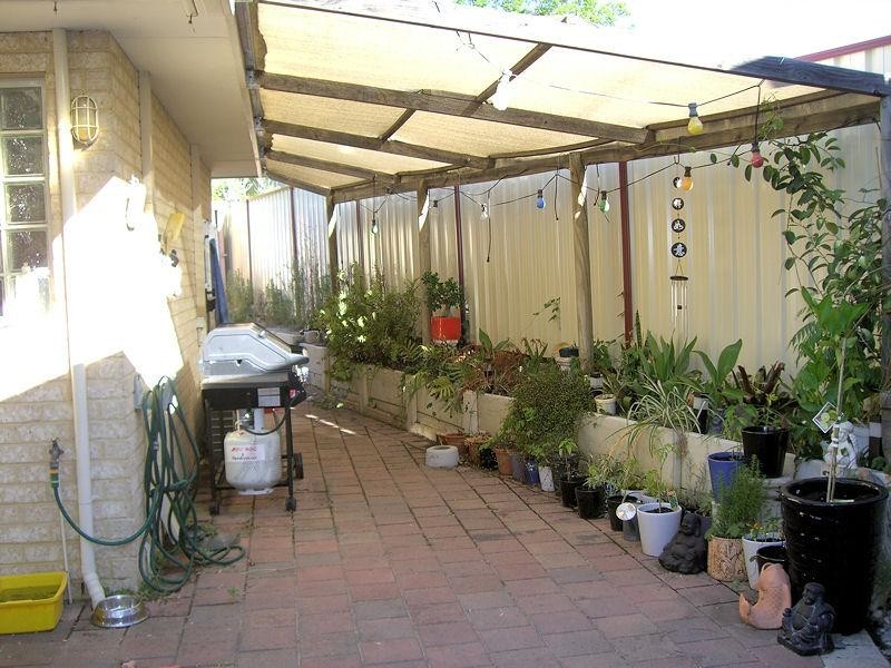 4 Pedersen Street, Cloverdale WA 6105