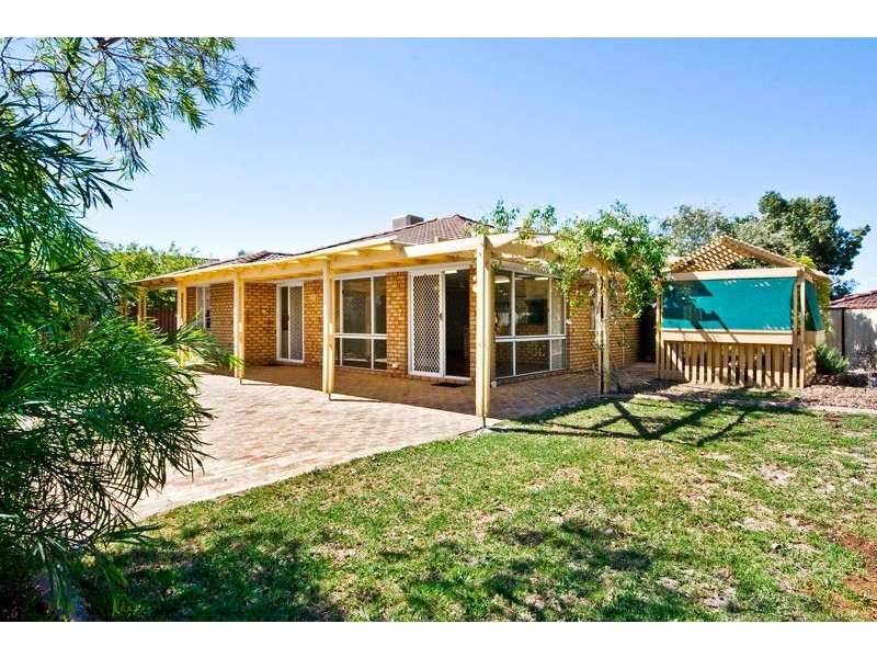 6 Callicoma Court, South Lake WA 6164