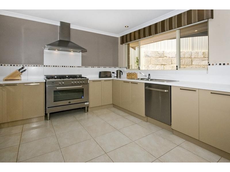 16 Giudice Way, Yangebup WA 6164