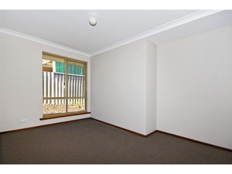 20 Whitlock Crescent, South Lake WA 6164
