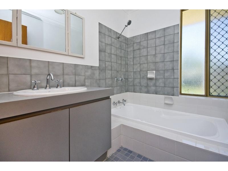 20 Whitlock Crescent, South Lake WA 6164