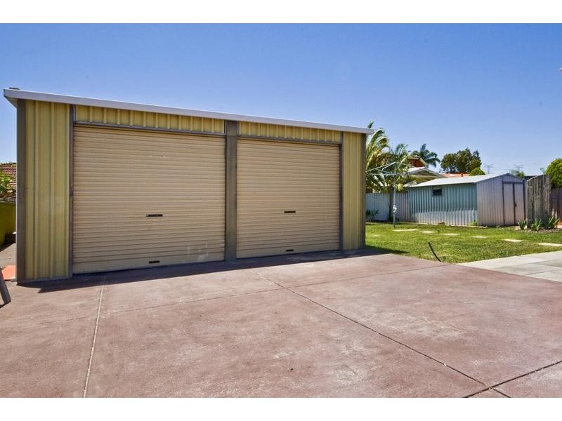 20 Whitlock Crescent, South Lake WA 6164