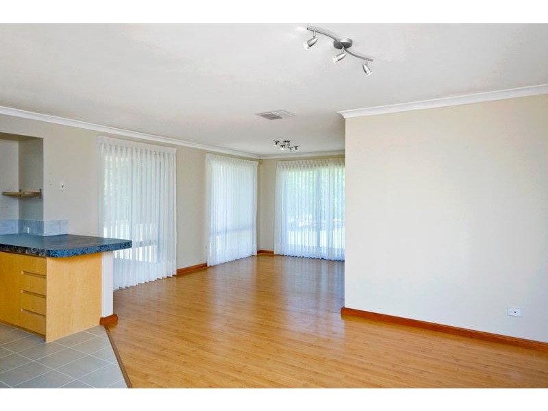 16 Wauhop Circle, Beeliar WA 6164