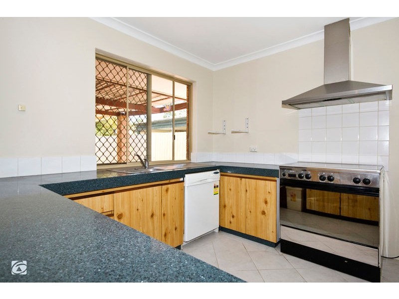 8 Waterside Place, South Lake WA 6164
