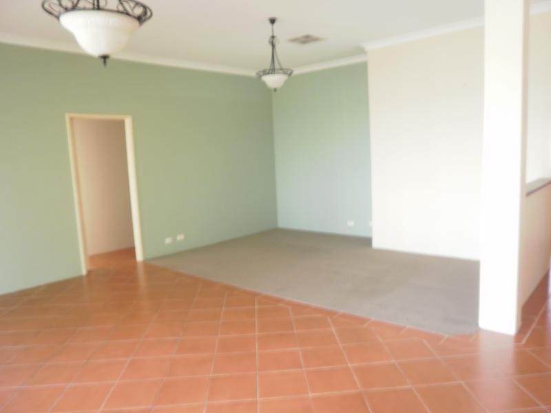 21 Marraboor Place, Success WA 6164