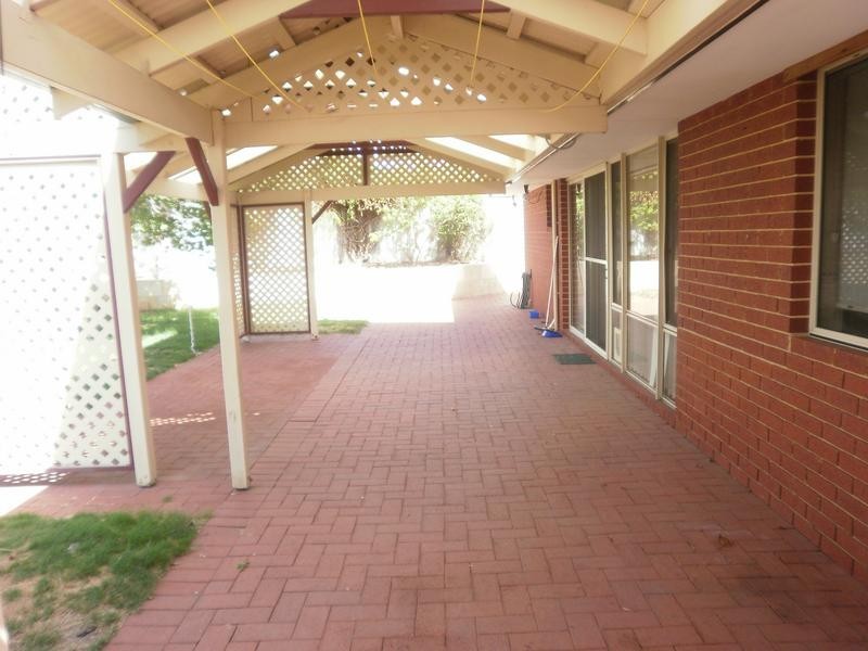 21 Marraboor Place, Success WA 6164