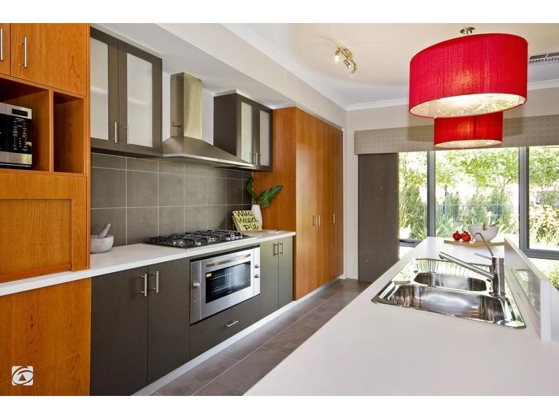 4 Northerly Drive, Harrisdale WA 6112