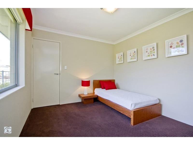 4 Northerly Drive, Harrisdale WA 6112