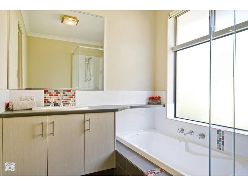 4 Northerly Drive, Harrisdale WA 6112