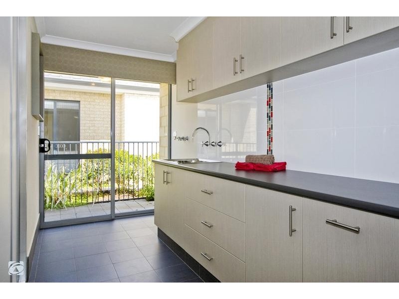 4 Northerly Drive, Harrisdale WA 6112