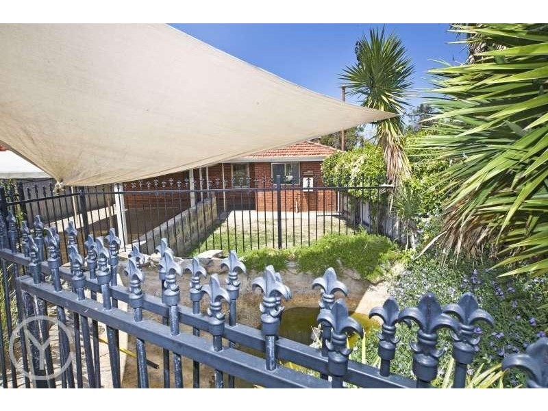 32 Archidamus Road, Coolbellup WA 6163