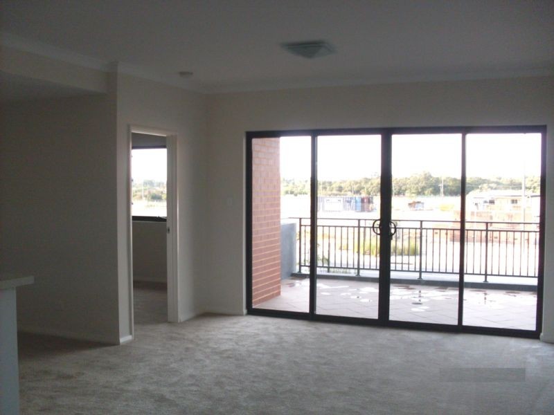 6/2 Stockton Bend, Cockburn Central WA 6164