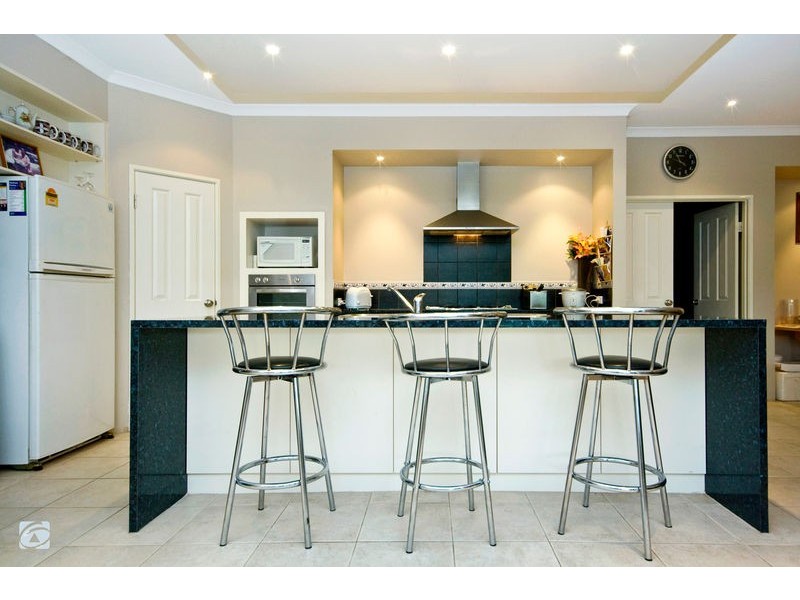 119 South Lake Drive, South Lake WA 6164