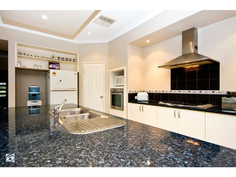 119 South Lake Drive, South Lake WA 6164