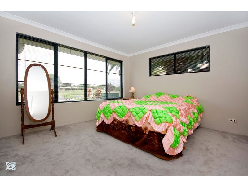 119 South Lake Drive, South Lake WA 6164