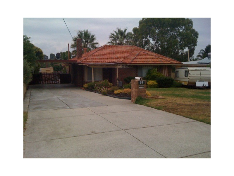 18 Leece Street, Coolbellup WA 6163
