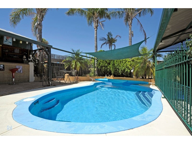 4 Silkpod Gardens, South Lake WA 6164