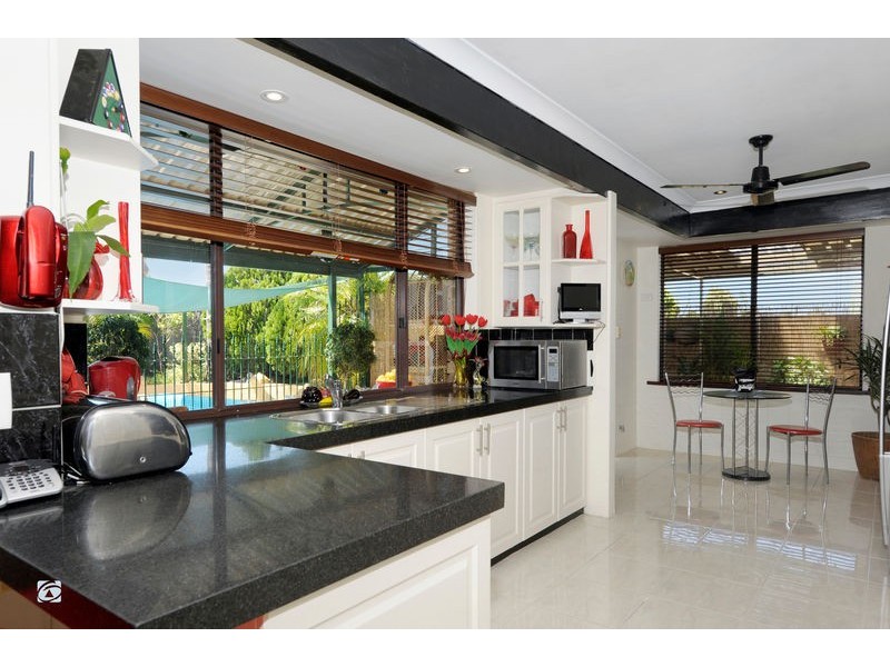 4 Silkpod Gardens, South Lake WA 6164