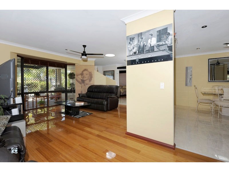 4 Silkpod Gardens, South Lake WA 6164