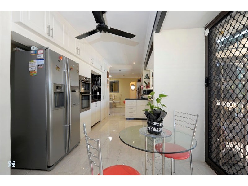 4 Silkpod Gardens, South Lake WA 6164