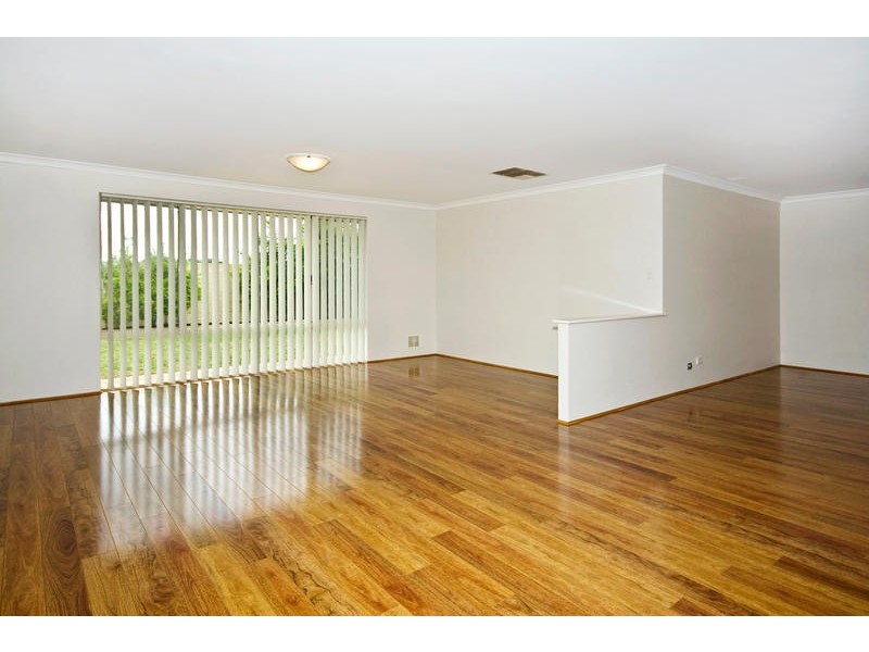 35 Minerva Loop, Success WA 6164