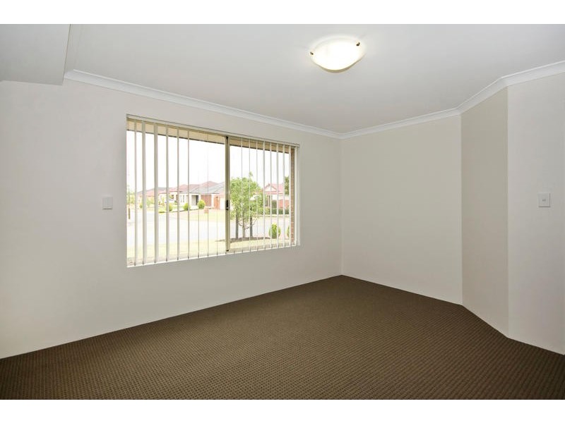 35 Minerva Loop, Success WA 6164