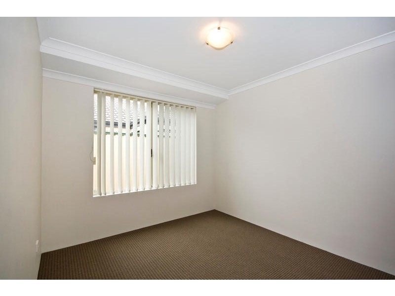 35 Minerva Loop, Success WA 6164