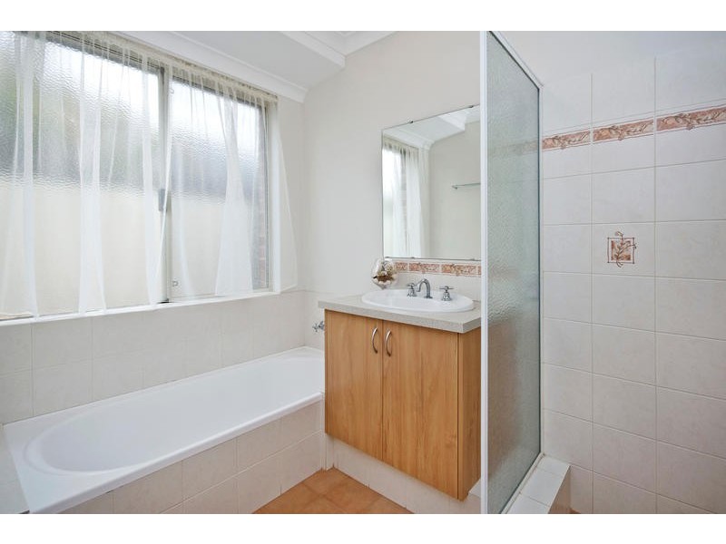 35 Minerva Loop, Success WA 6164