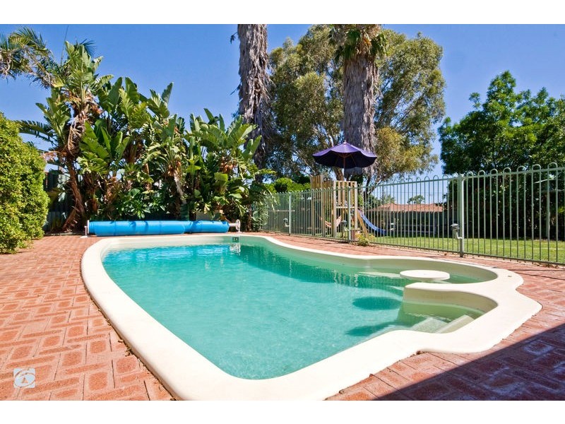 4 Gum Court, Yangebup WA 6164