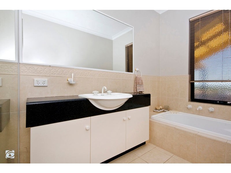 9C Henrietta Court, Coogee WA 6166