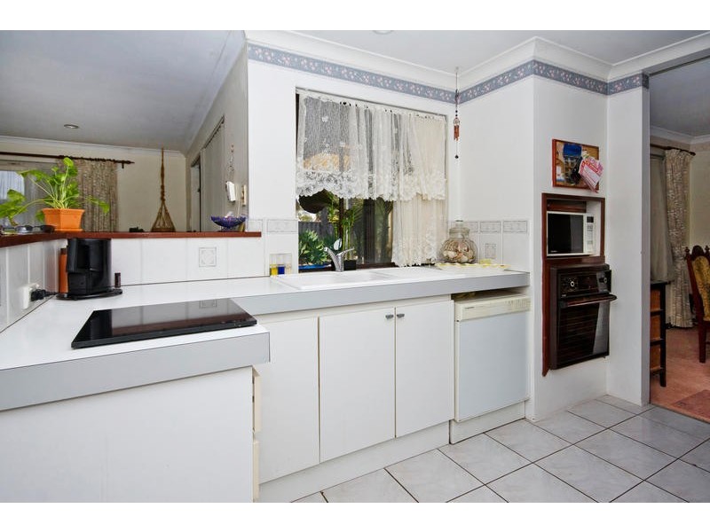 8 Dulverson Place, South Lake WA 6164