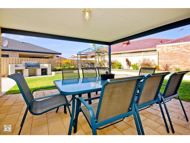 43 Semple Court, South Lake WA 6164
