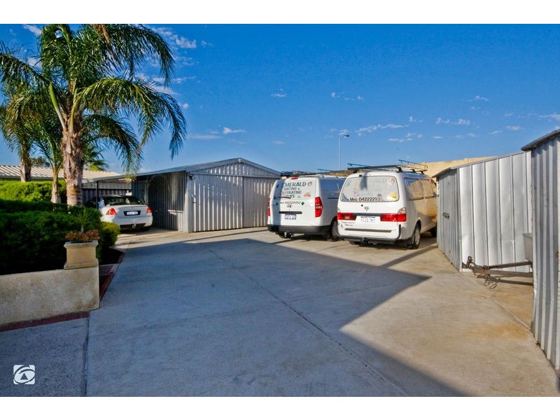 18 Jindabyne Heights, South Lake WA 6164