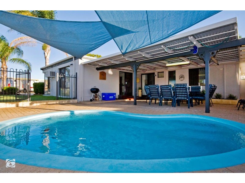 18 Jindabyne Heights, South Lake WA 6164