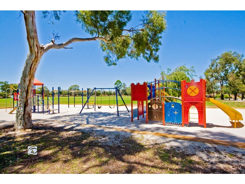 24 Blackthorne Crescent, South Lake WA 6164