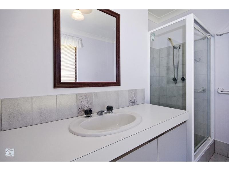 15 Brooks Place, Wandi WA 6167