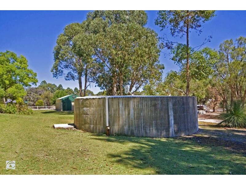 15 Brooks Place, Wandi WA 6167