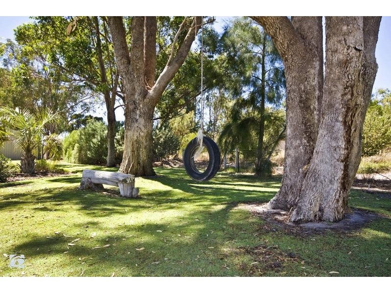 15 Brooks Place, Wandi WA 6167