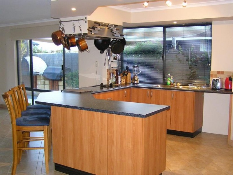 8 Nesbit Place, Success WA 6164