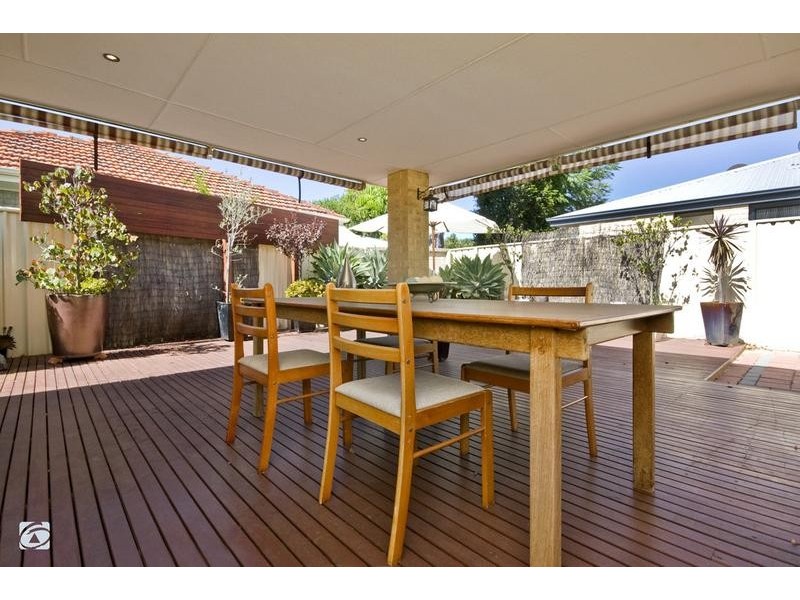 33 Batten Street, Coolbellup WA 6163