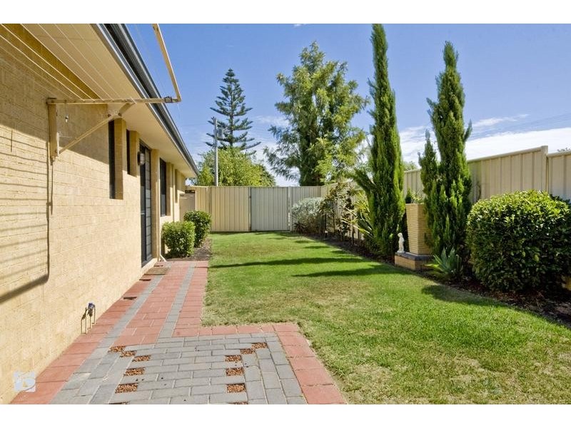 33 Batten Street, Coolbellup WA 6163