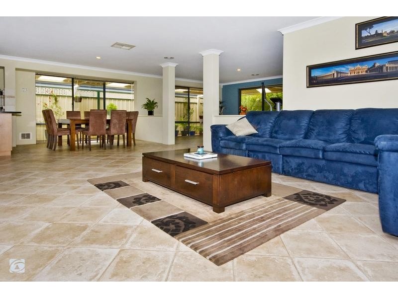 14 Gillen Way, Success WA 6164